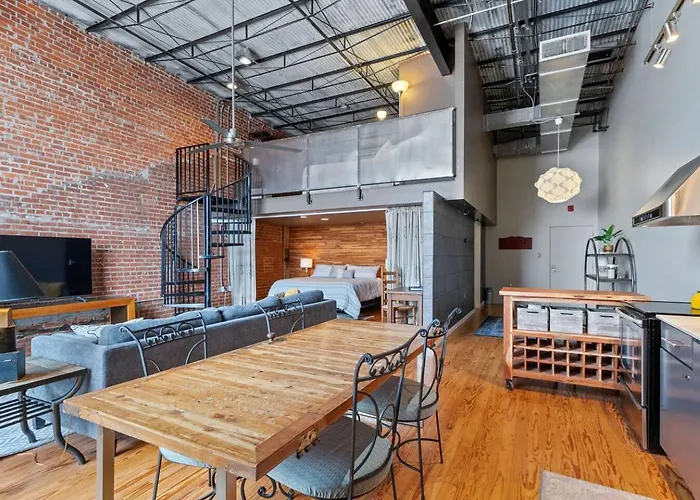 Industrial Modern Loft In Downtown Apartment