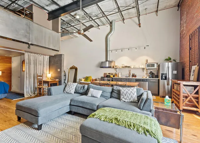 Industrial Modern Loft In Downtown Apartment *