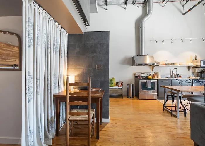 Apartment Industrial Modern Loft In Downtown
